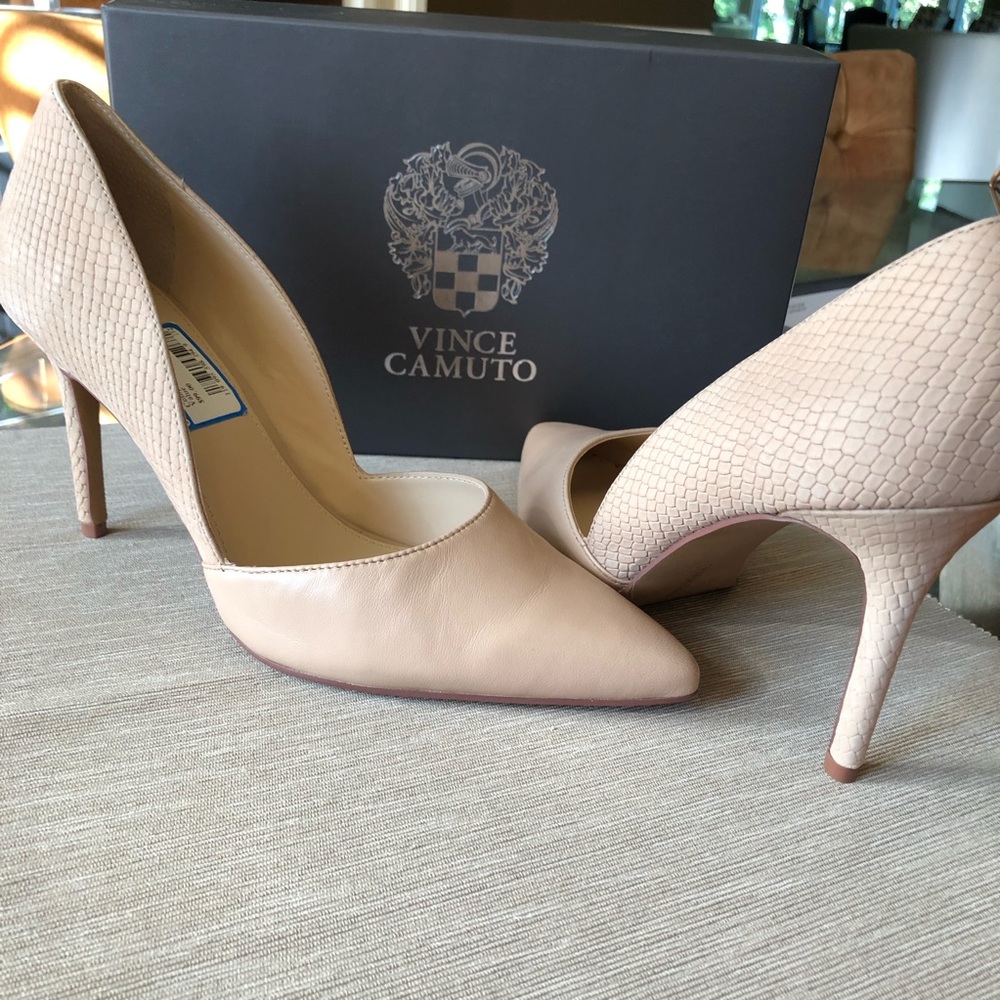 Vince Camuto - 9.5 Nude Heel